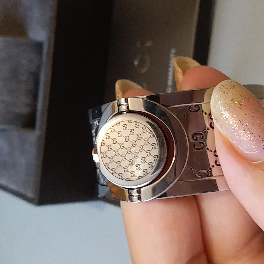 Authentic Euc Gucci Twirl Bangle Watch Swiss Made - image 7